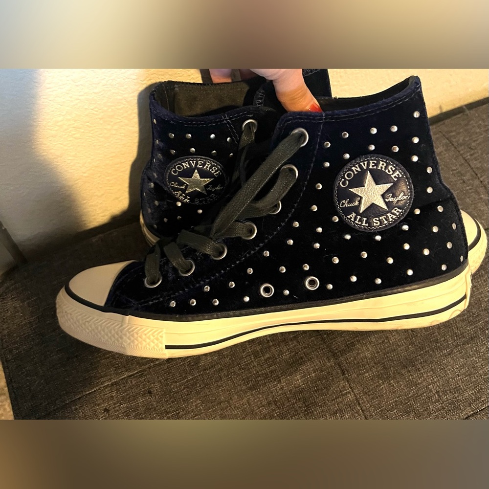 Velvet converse